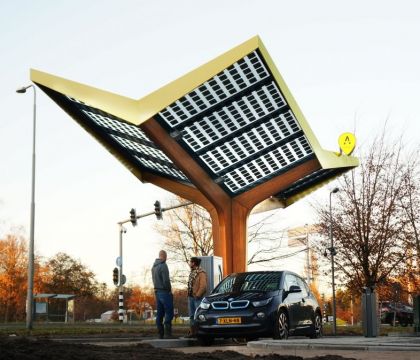 Opening eerste snellaadstation in Den Haag